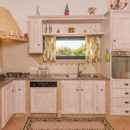 Villa Monte Moro Azzi Russi
