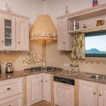 Monte Moro Azzi Russi Vila *